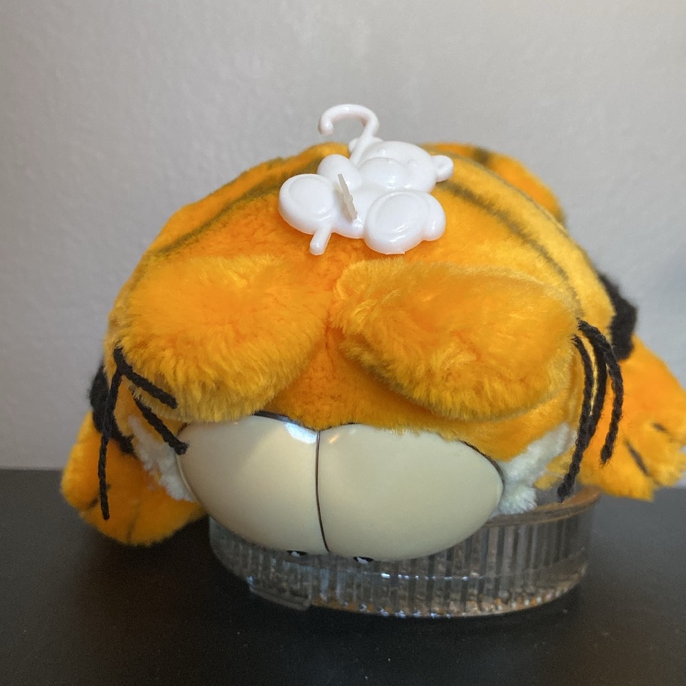 Vintage Garfield Happy Birthday Plush Toy - Orange and Black - Picture 10 of 16